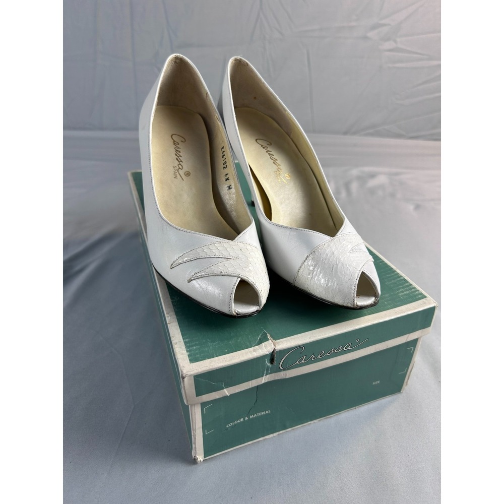 Caressa Women Peep Toe Heels Size 6.5 White Leather Classic Vintage Elegant‎